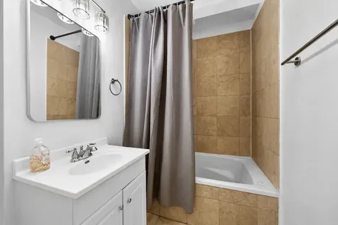 4608 North Monticello Avenue Chicago IL 60625