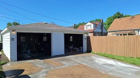 17803 Exchange Avenue Lansing IL 60438