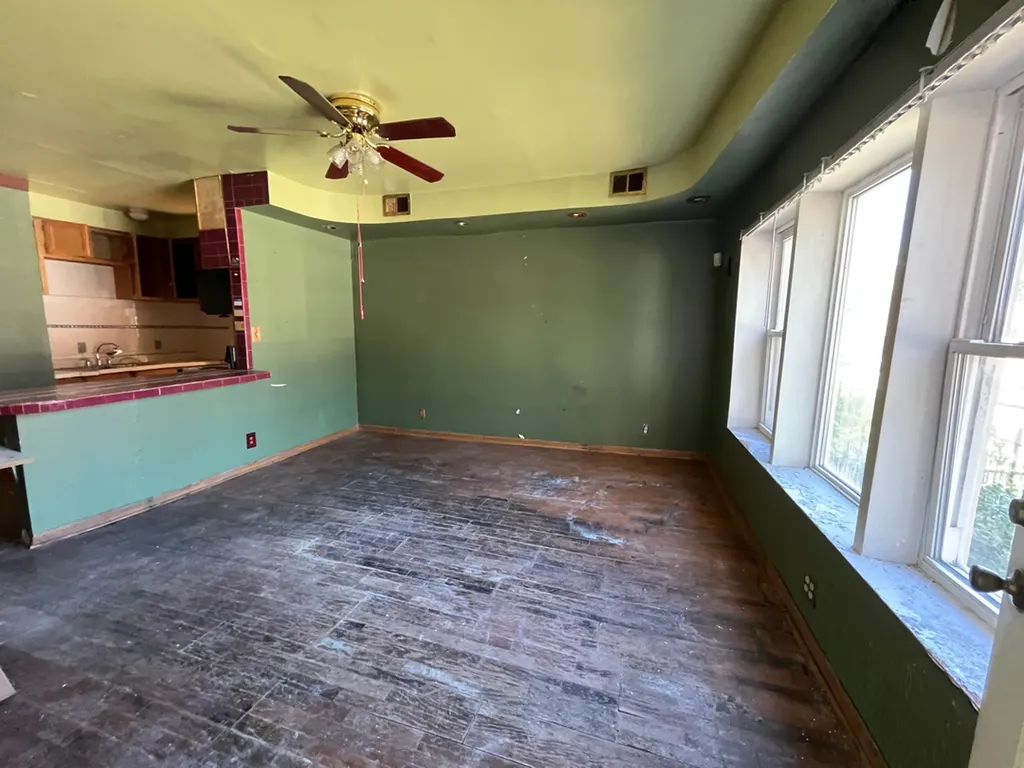 3736 South Calumet Avenue Chicago IL 60653