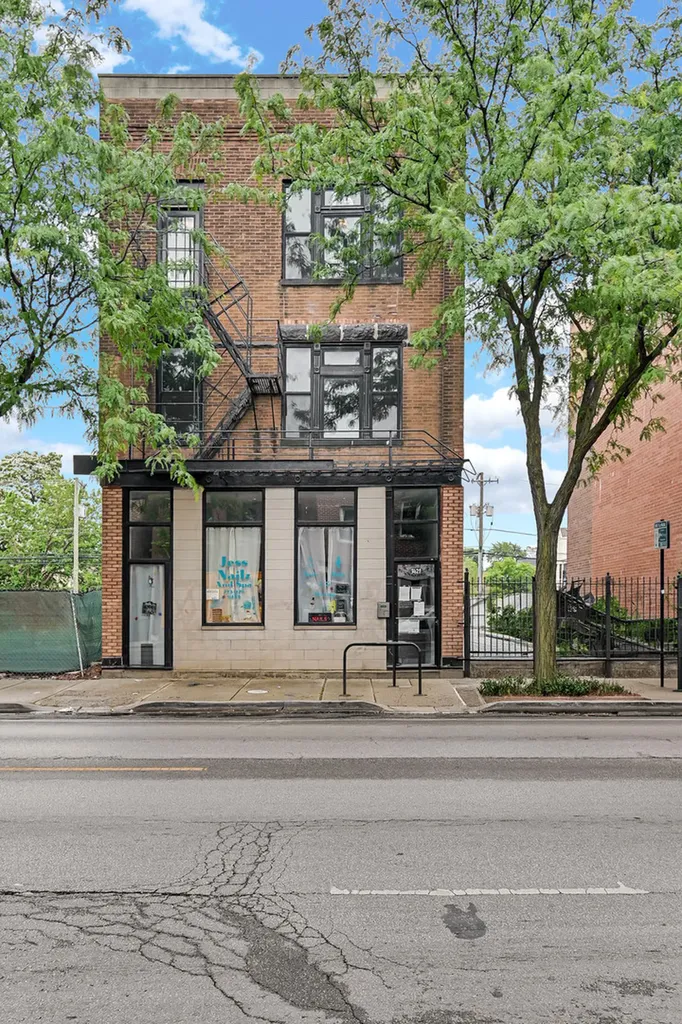 3421 West Armitage Avenue Chicago IL 60647