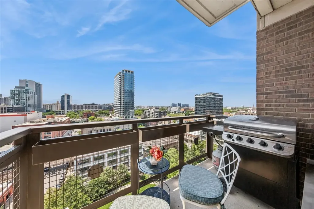 849 North Franklin Street Chicago IL 60610