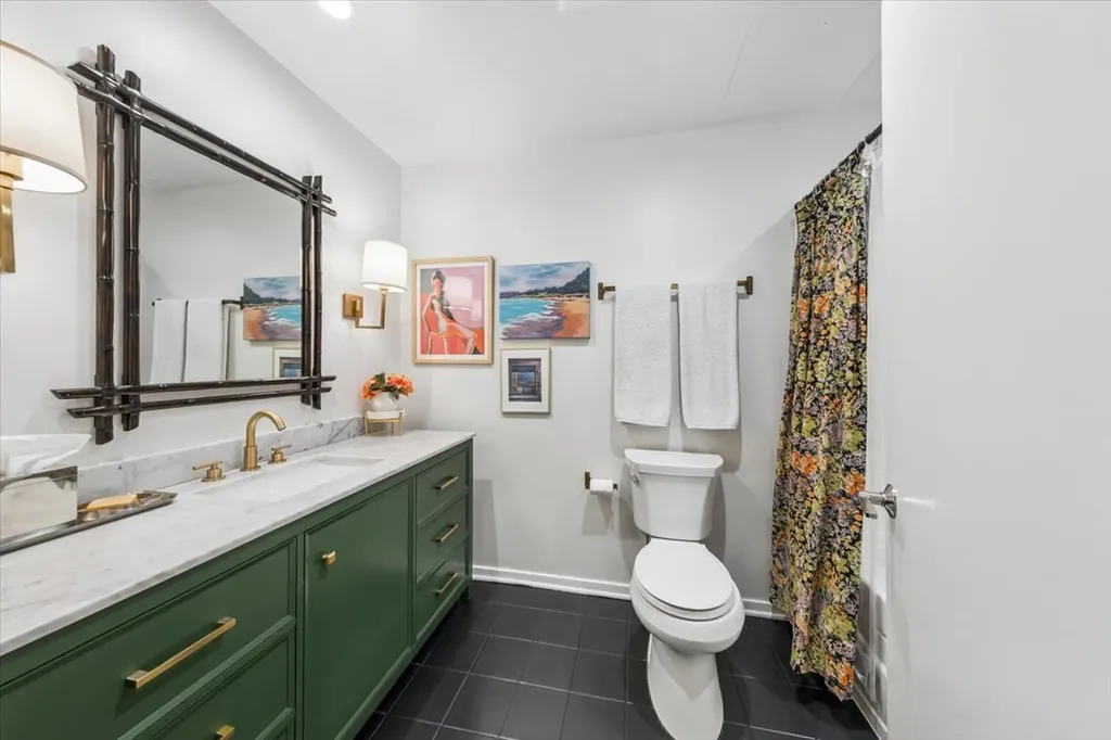 849 North Franklin Street Chicago IL 60610