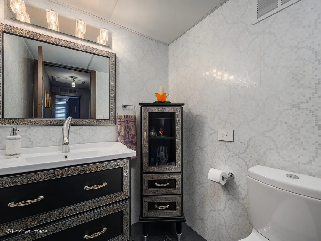 1040 North Lake Shore Drive Chicago IL 60611