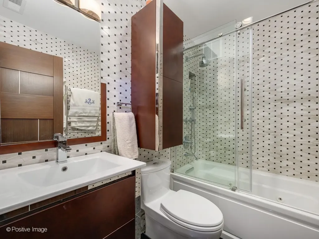 1040 North Lake Shore Drive Chicago IL 60611