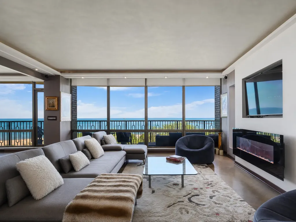 1040 North Lake Shore Drive Chicago IL 60611