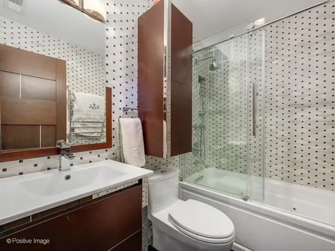 1040 North Lake Shore Drive Chicago IL 60611