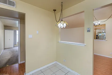 5840 West 104th Street Oak Lawn IL 60453