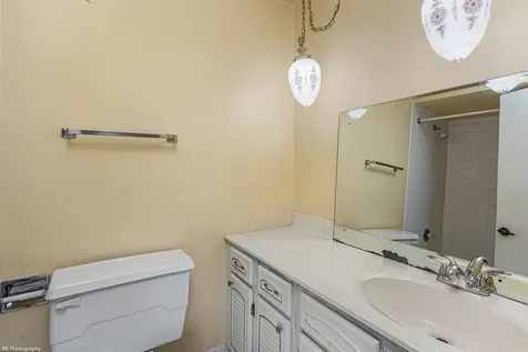 5840 West 104th Street Oak Lawn IL 60453