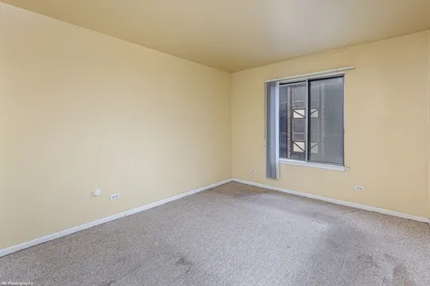 5840 West 104th Street Oak Lawn IL 60453