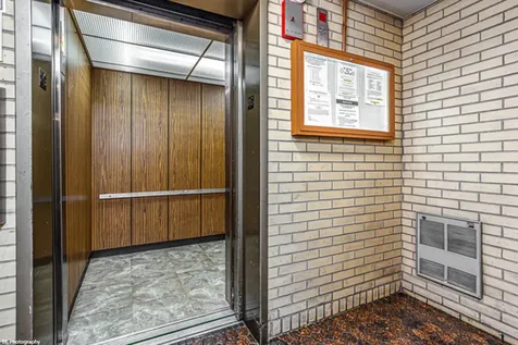 5840 West 104th Street Oak Lawn IL 60453