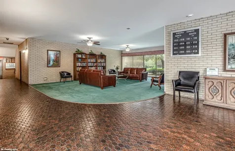 5840 West 104th Street Oak Lawn IL 60453