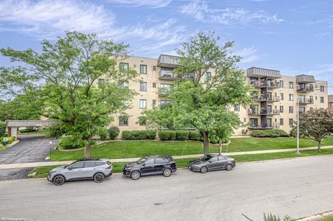 5840 West 104th Street Oak Lawn IL 60453