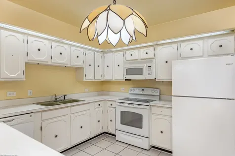 5840 West 104th Street Oak Lawn IL 60453