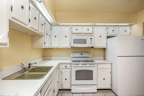 5840 West 104th Street Oak Lawn IL 60453