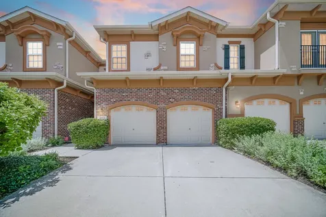 322 Montabello Bloomingdale IL 60108