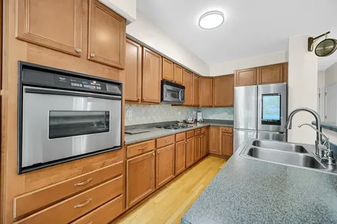 322 Montabello Bloomingdale IL 60108