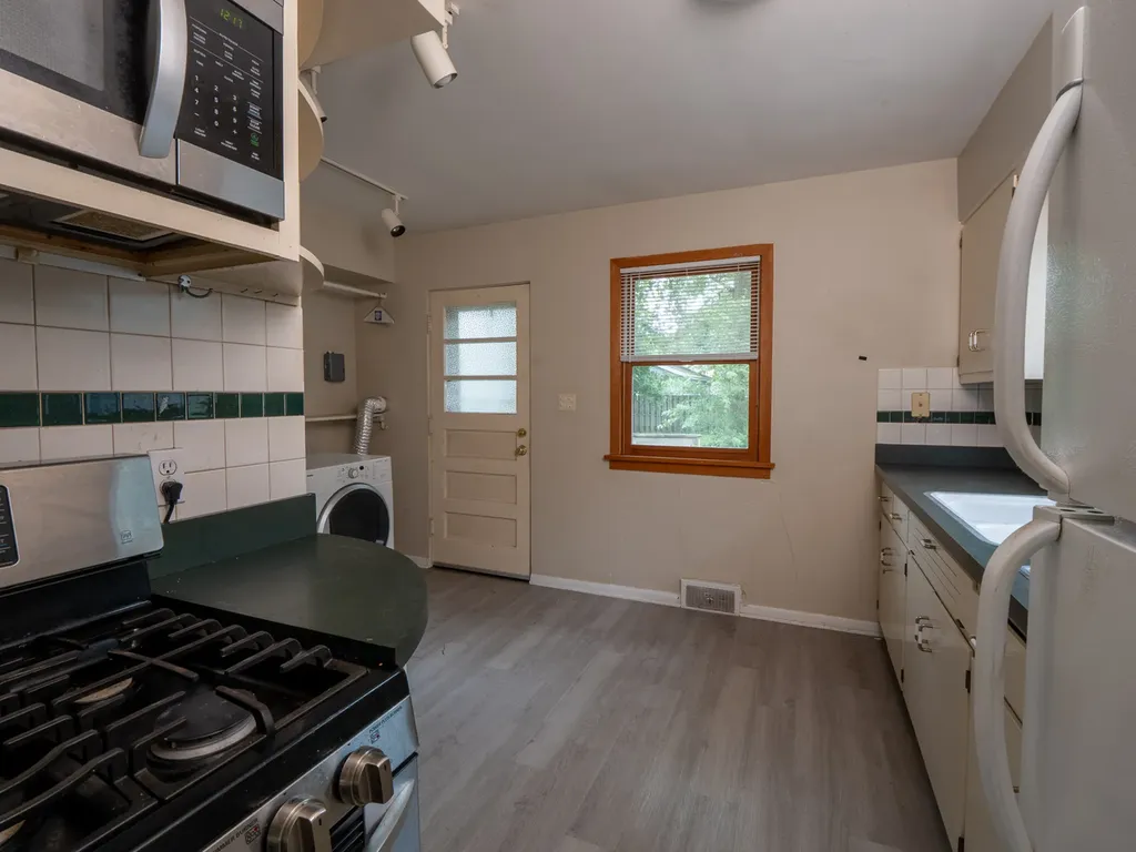 1332 North Main Street Naperville IL 60563