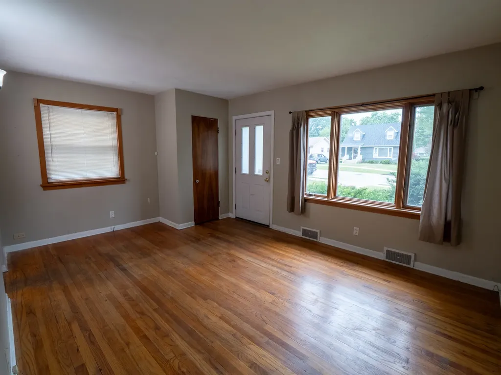 1332 North Main Street Naperville IL 60563