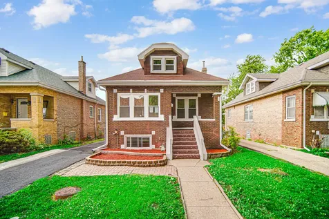 1426 South 10th Avenue Maywood IL 60153