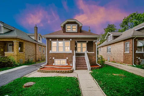 1426 South 10th Avenue Maywood IL 60153