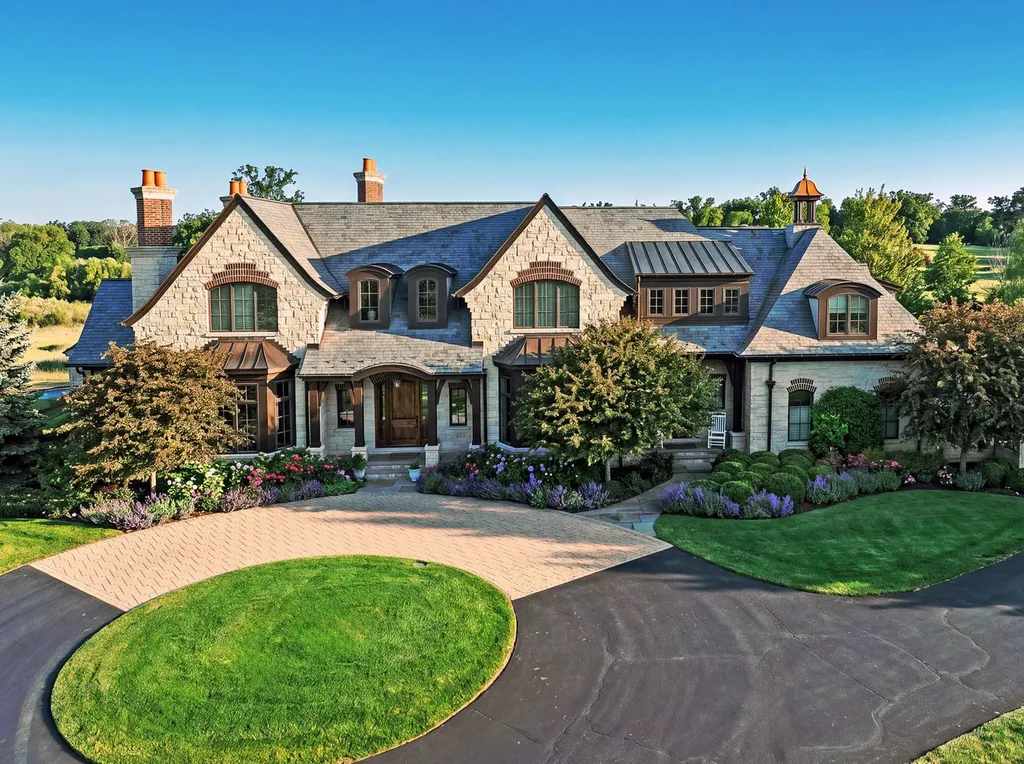 1330 West Whitmore Court Lake Forest IL 60045
