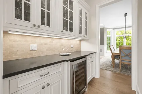 1330 West Whitmore Court Lake Forest IL 60045
