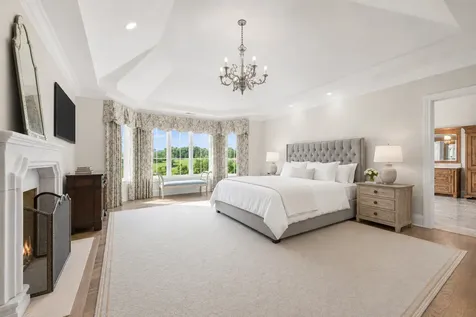 1330 West Whitmore Court Lake Forest IL 60045
