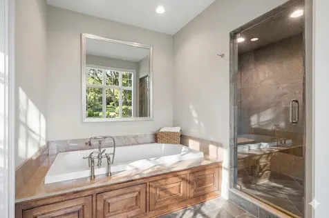 1330 West Whitmore Court Lake Forest IL 60045