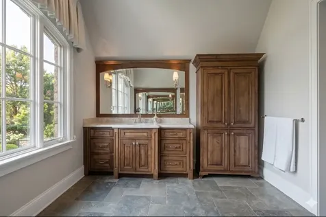 1330 West Whitmore Court Lake Forest IL 60045