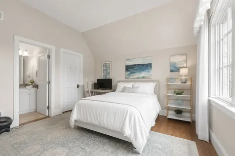 1330 West Whitmore Court Lake Forest IL 60045