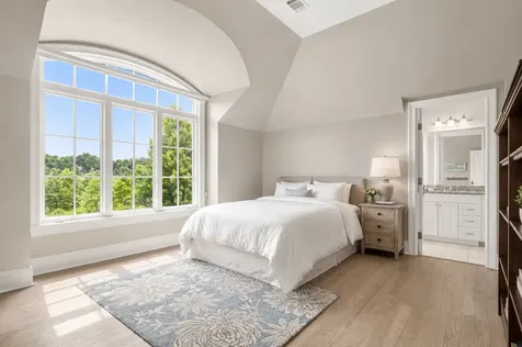 1330 West Whitmore Court Lake Forest IL 60045