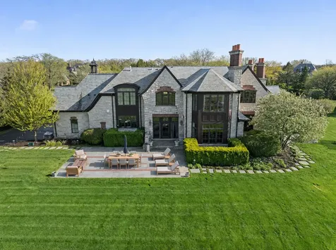 1330 West Whitmore Court Lake Forest IL 60045