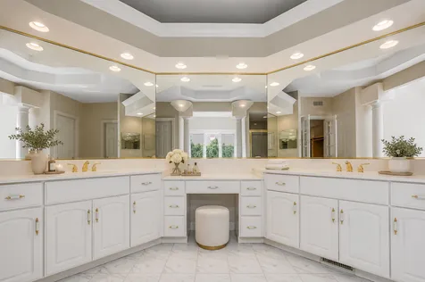1315 Darien Club Drive Darien IL 60561