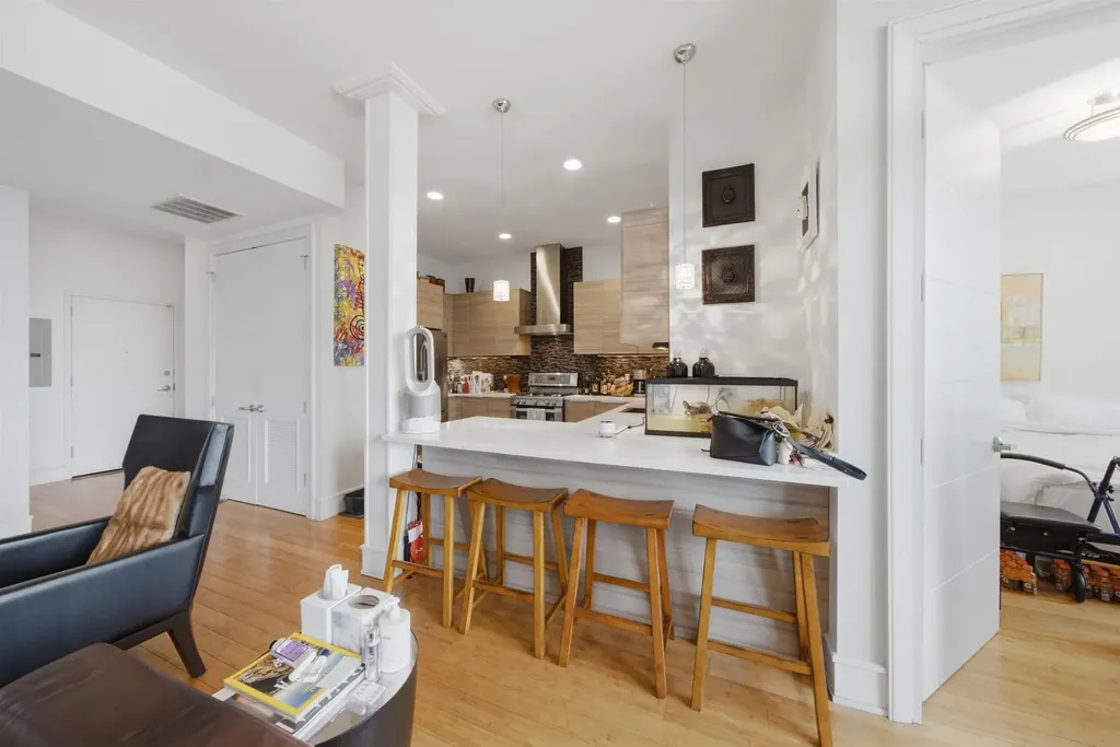 2424 West Chicago Avenue Chicago IL 60622