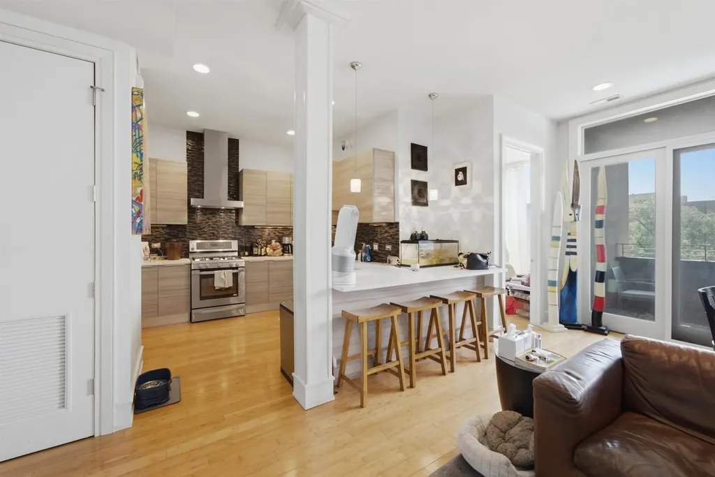 2424 West Chicago Avenue Chicago IL 60622