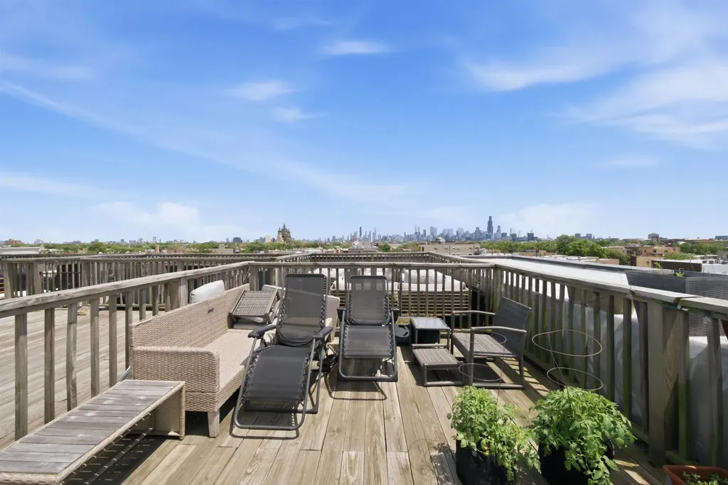 2424 West Chicago Avenue Chicago IL 60622