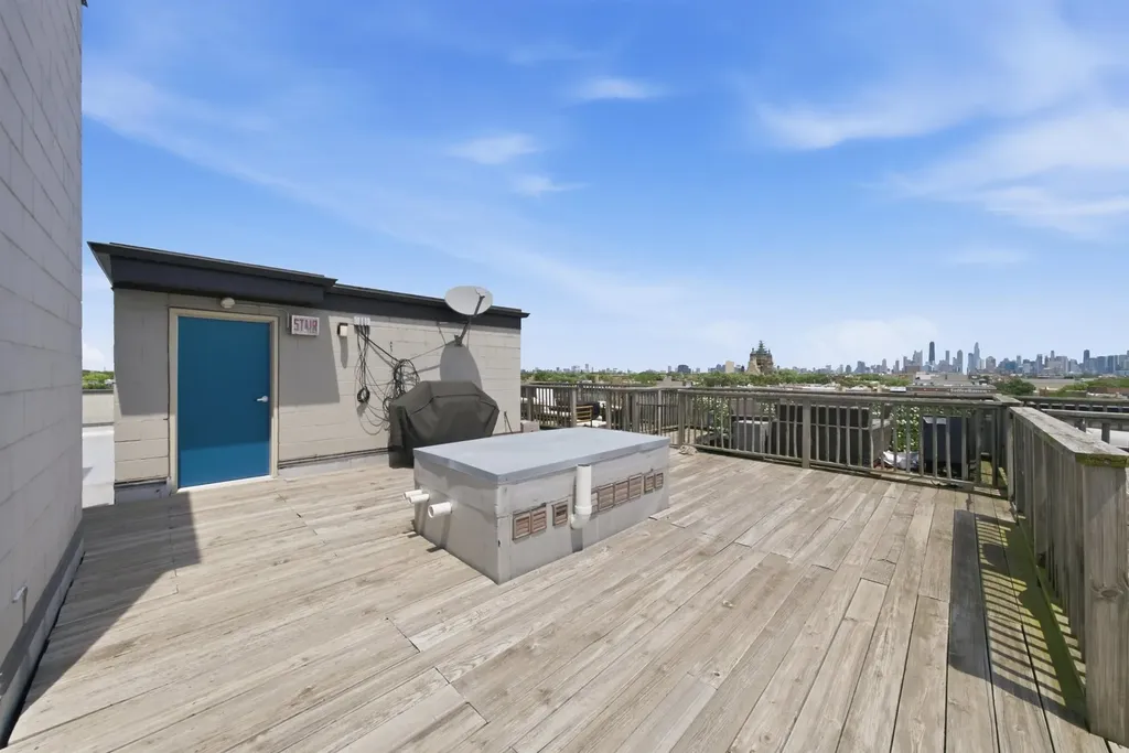 2424 West Chicago Avenue Chicago IL 60622