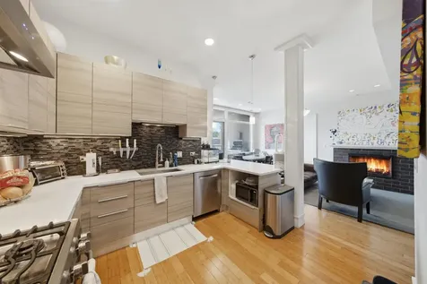 2424 West Chicago Avenue Chicago IL 60622