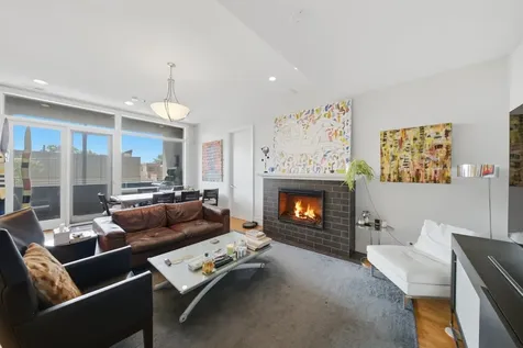 2424 West Chicago Avenue Chicago IL 60622