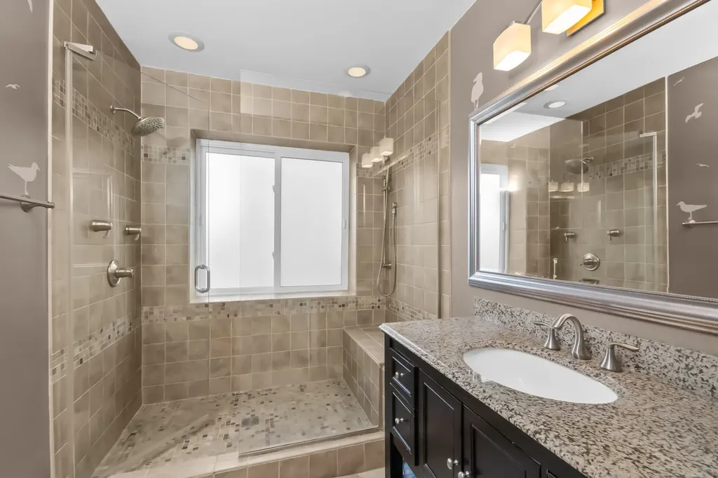 3325 North Lincoln Avenue Chicago IL 60657