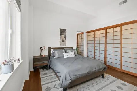 3325 North Lincoln Avenue Chicago IL 60657