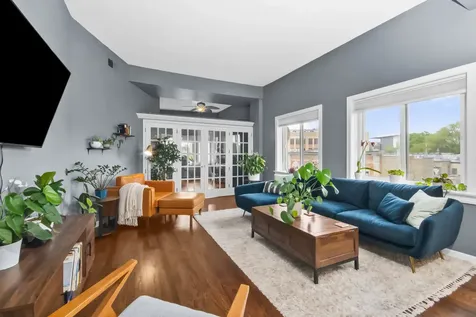 3325 North Lincoln Avenue Chicago IL 60657