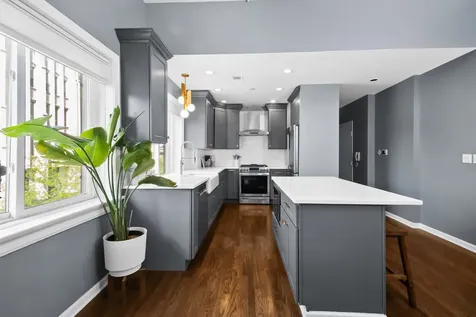 3325 North Lincoln Avenue Chicago IL 60657