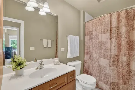 799 Graceland Avenue Des Plaines IL 60016