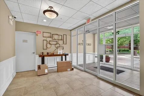 799 Graceland Avenue Des Plaines IL 60016