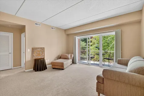 799 Graceland Avenue Des Plaines IL 60016