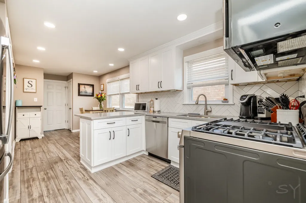 10948 South Albany Avenue Chicago IL 60655