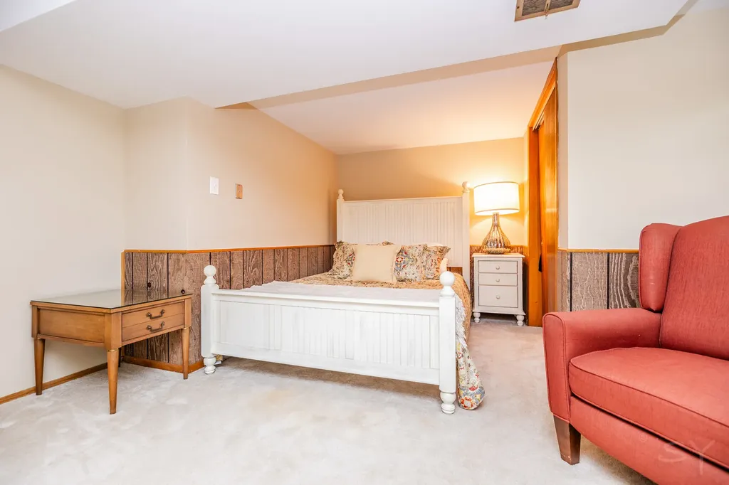 10948 South Albany Avenue Chicago IL 60655