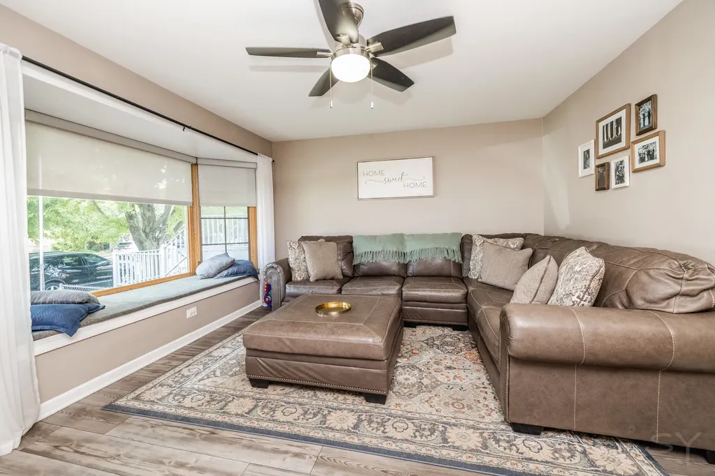 10948 South Albany Avenue Chicago IL 60655