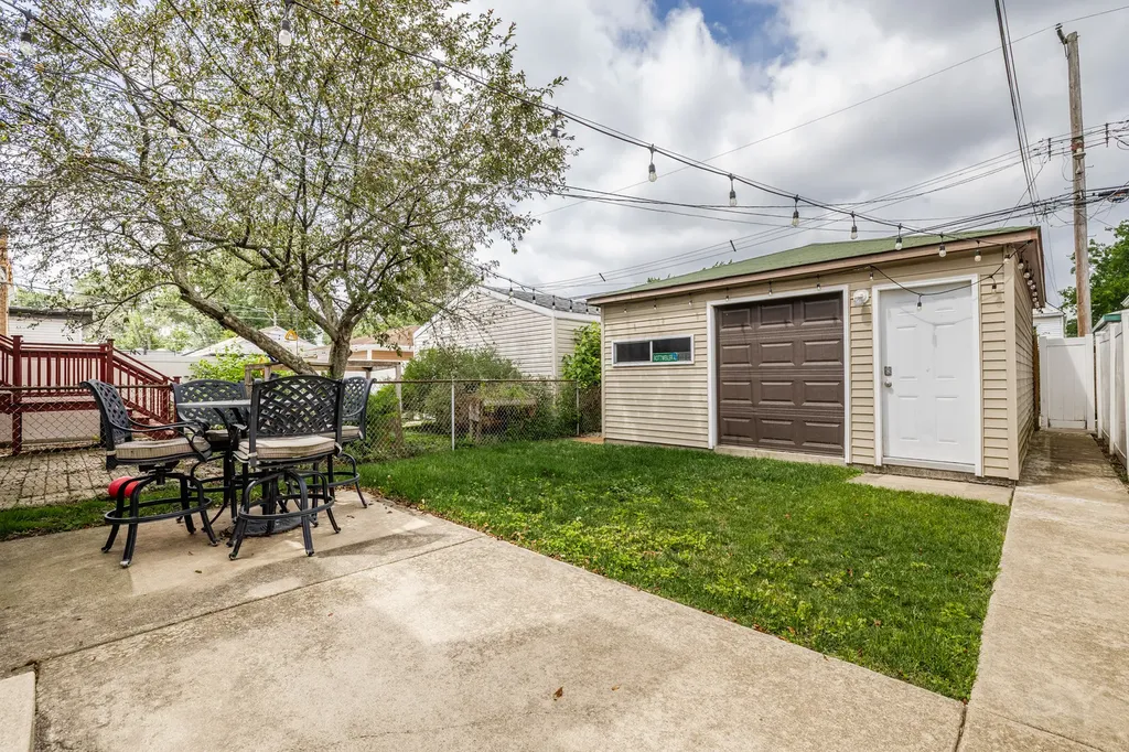 10948 South Albany Avenue Chicago IL 60655